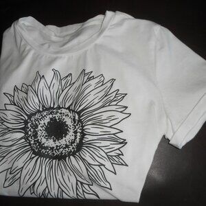CUTE GRAPHIC SUNFLOWER BLK&WHT DESIGN SIZE M SPANDEX T-SHIRT TOP EXCELLENT 👩 SS